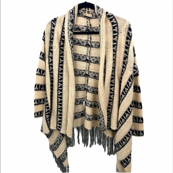 Urban day Black and cream knit cardigan Size s/m - Picture 1 of 10